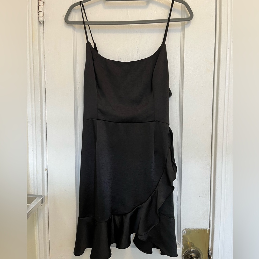Silk black midi dress with tie and zipper
